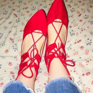 Pointed toe / Lace-up